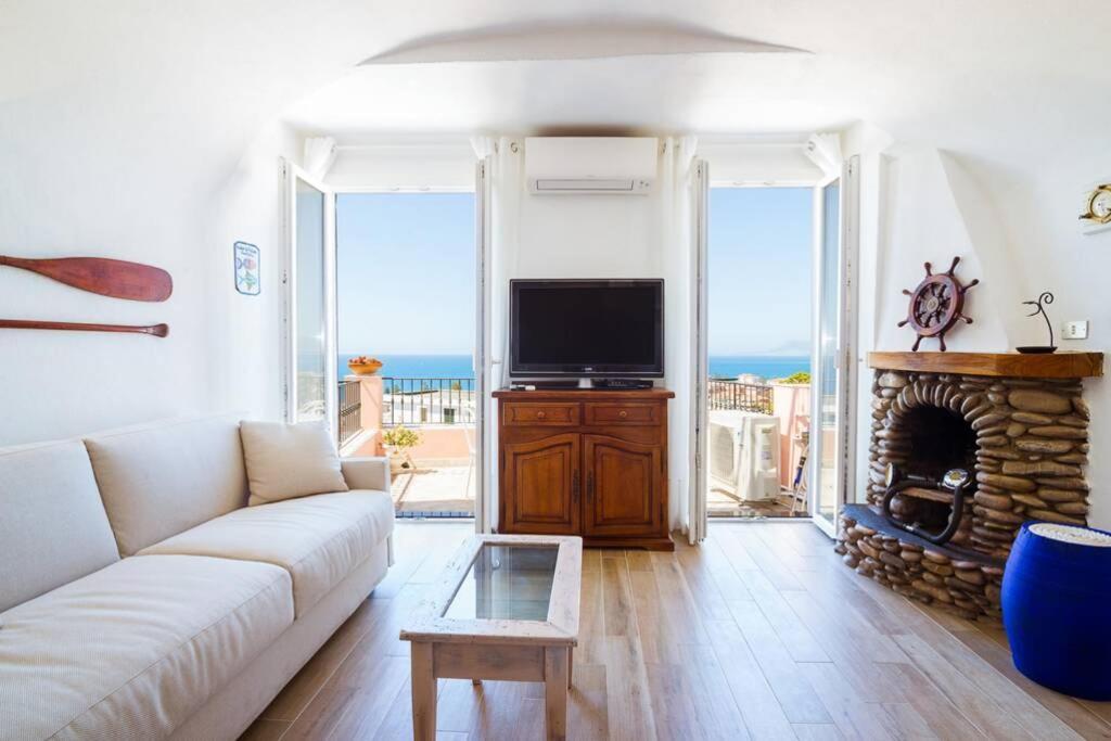 Апартаменти Casa Del Subacqueo. Amazing Terrace With Sea View. Wi-Fi Бордігера Екстер'єр фото
